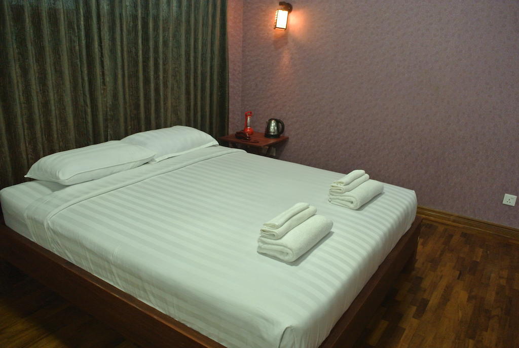 Yaewaddy Motel Gyogon Habitación foto